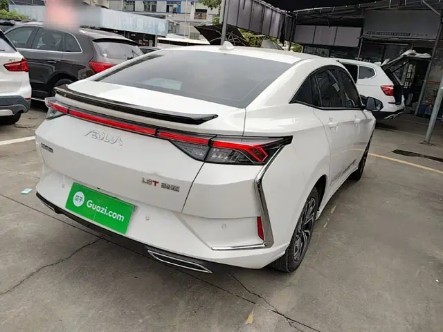 Dongfeng Yixuan — Фото автомобиля 6