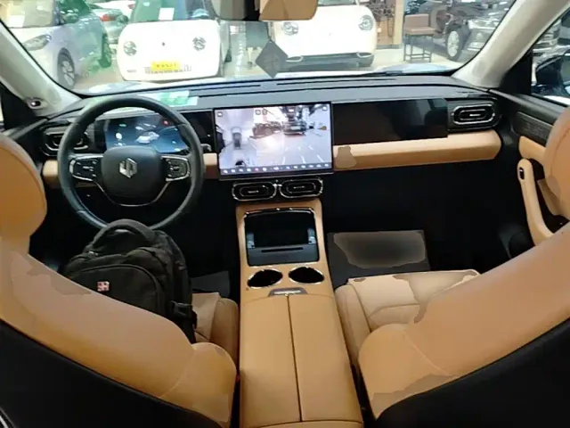 Leapmotor C11 — Фото автомобиля 9