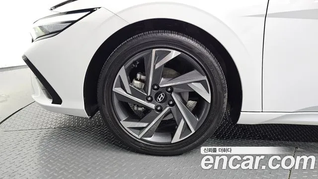 Hyundai Avante CN7 — Фото автомобиля 5