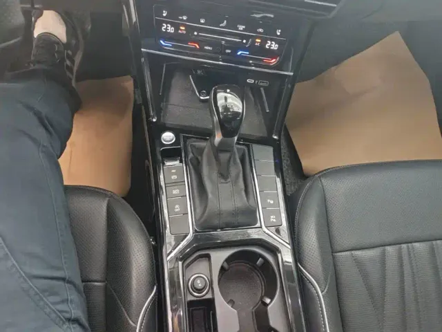 Volkswagen Passat — Фото автомобиля 13