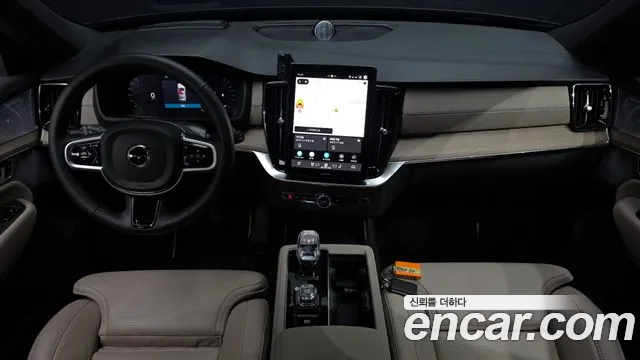 Volvo XC90 — Фото автомобиля 10