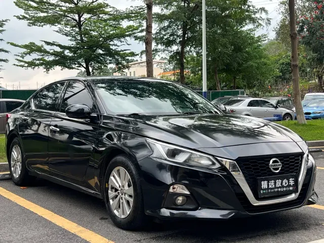 Nissan Teana — Фото автомобиля 3