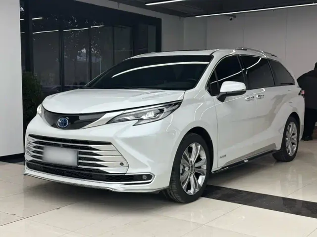 Фотография автомобиля — Toyota Sienna