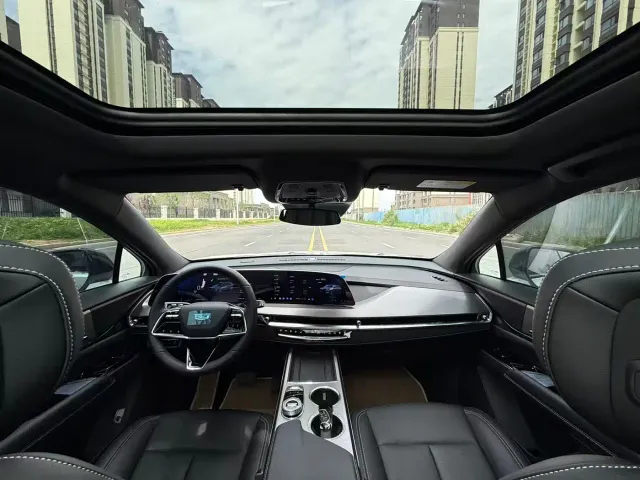 Cadillac XT5 — Фото автомобиля 10
