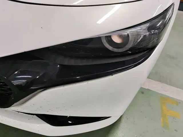 Mazda Axela — Фото автомобиля 23