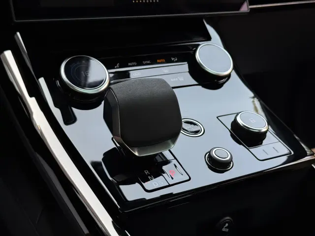 Land Rover Range Rover Sport — Фото автомобиля 18
