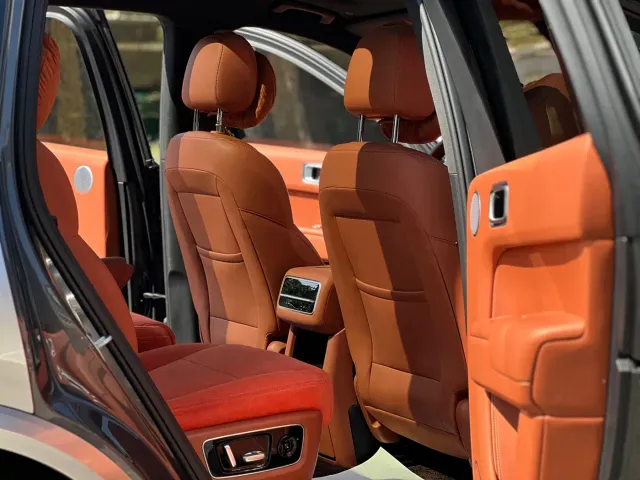Li Auto L8 — Фото автомобиля 7