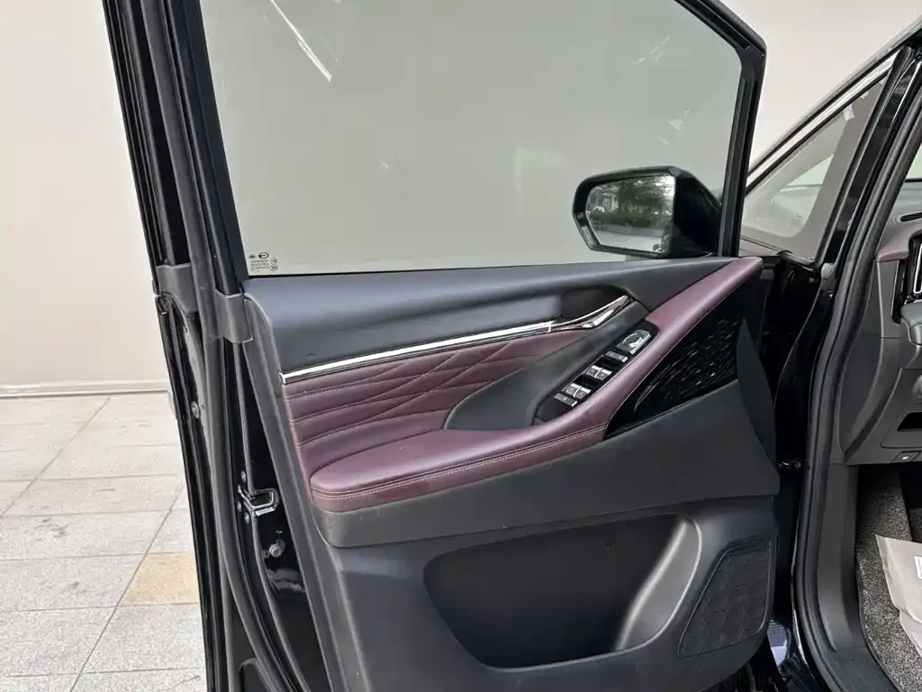 GAC Trumpchi Trumpchi M8 2024 Master Series 400T Ultimate Edition — Фото автомобиля 13