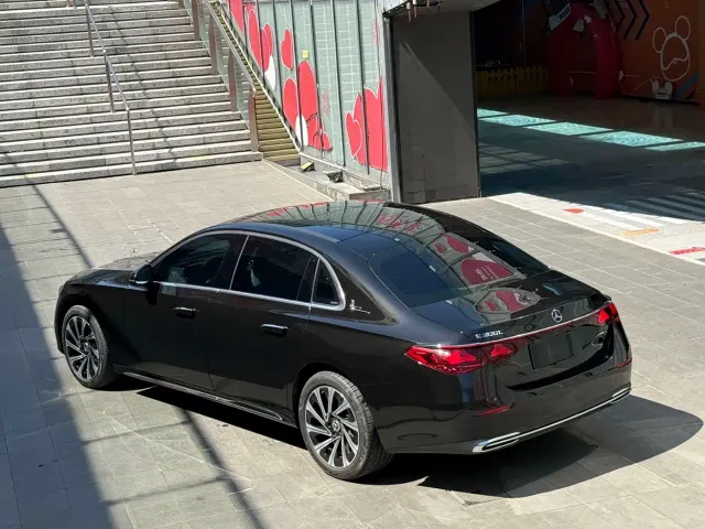 Mercedes-Benz E-Class — Фото автомобиля 14