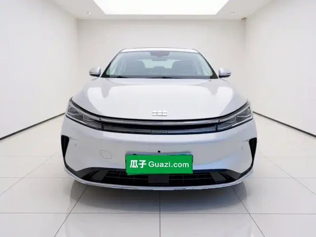 Geely Galaxy A7 EV — Фото автомобиля 2