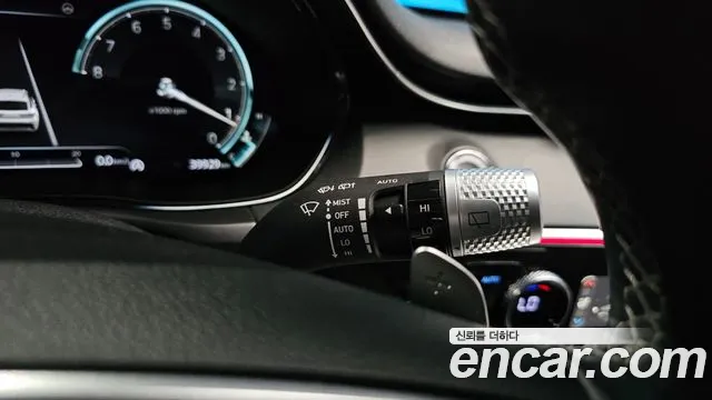 Genesis GV70 — Фото автомобиля 28