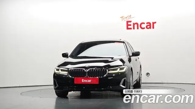 BMW 5 Series G30 — Фото автомобиля 3