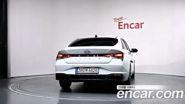 Hyundai Avante CN7 — Фото автомобиля 4
