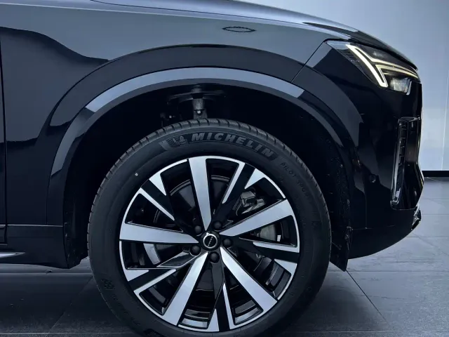 Volvo XC90 — Фото автомобиля 25