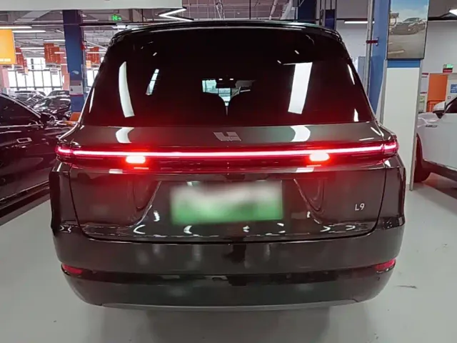 Li Auto L9 — Фото автомобиля 5
