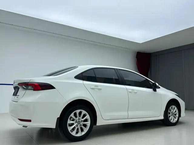 Toyota Corolla — Фото автомобиля 6