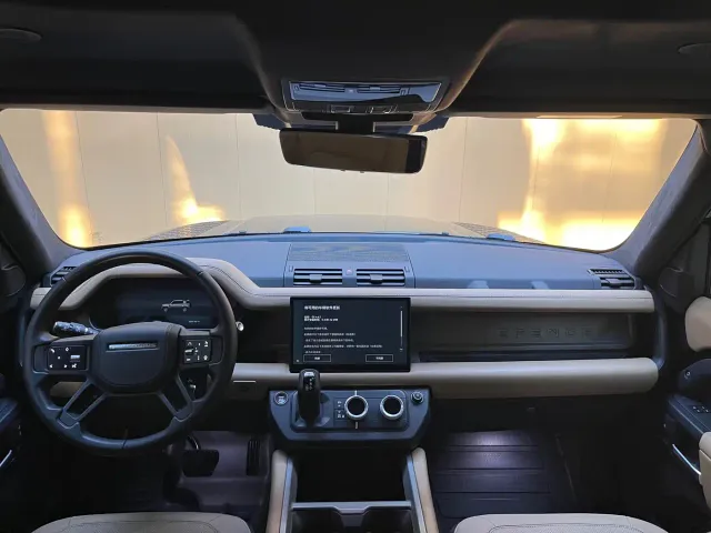 Land Rover Defender — Фото автомобиля 5