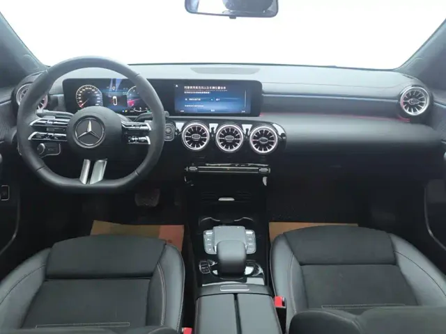Mercedes-Benz A-Class — Фото автомобиля 12