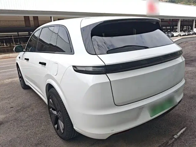 Li Auto L7 — Фото автомобиля 4