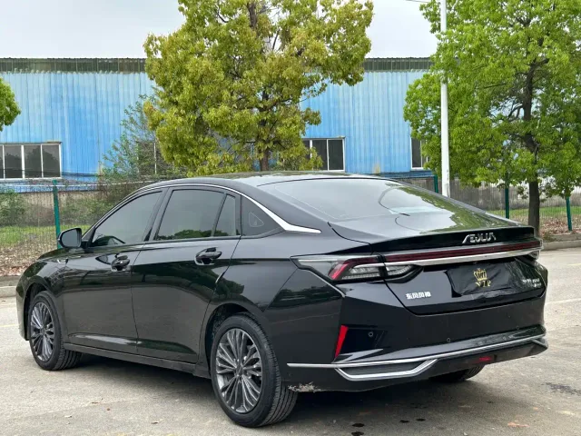 Dongfeng Yixuan MAX — Фото автомобиля 4
