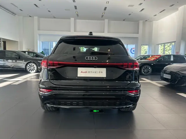 Audi Q6L e-tron — Фото автомобиля 7