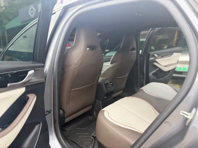 BYD Qin PLUS — Фото автомобиля 13
