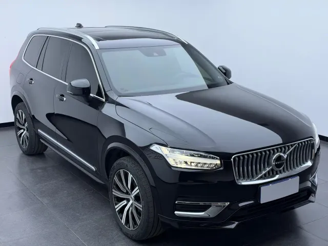 Volvo XC90 — Фото автомобиля 4