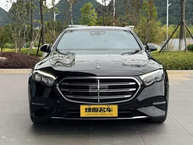 Mercedes-Benz E-Class — Фото автомобиля 2