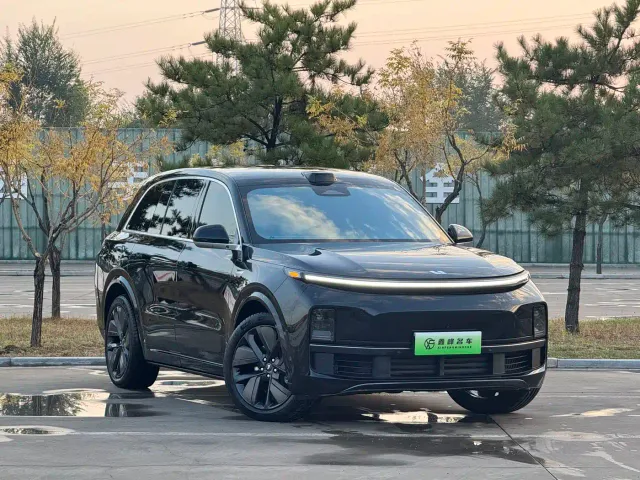 Li Auto L8 — Фото автомобиля 3