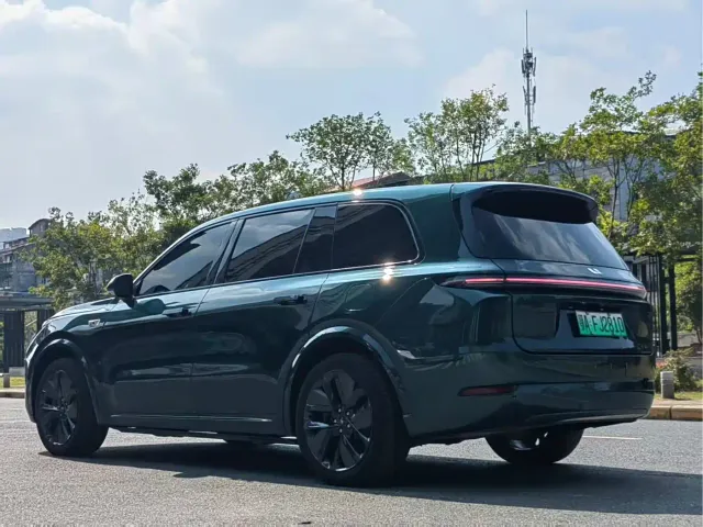 Li Auto L9 — Фото автомобиля 7