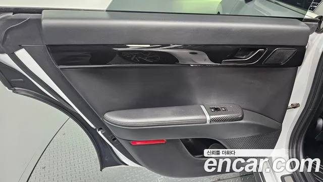 Hyundai Grandeur GN7 — Фото автомобиля 14