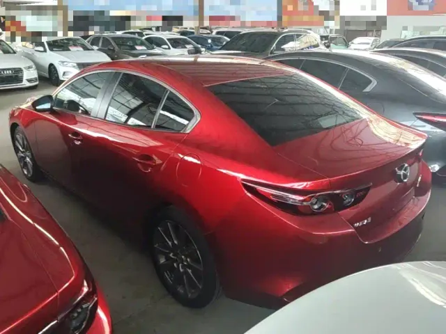 Mazda Axela — Фото автомобиля 4