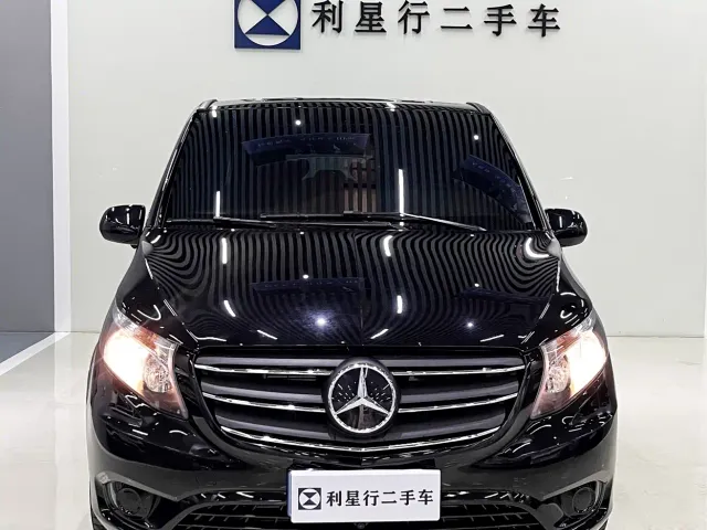 Mercedes-Benz Vito 2023 2.0T Elite 7-Seater — Фото автомобиля 4