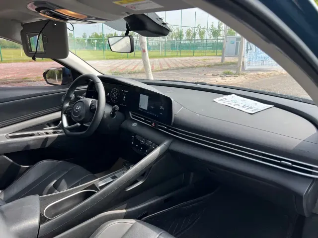 Hyundai Elantra — Фото автомобиля 11