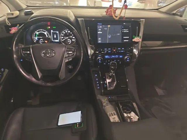 Toyota Vellfire — Фото автомобиля 9