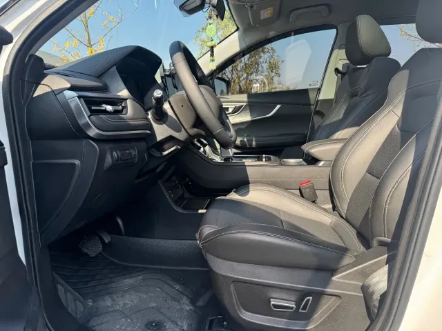 Chery Tiggo 8 — Фото автомобиля 4