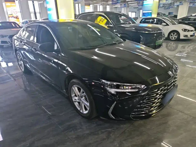 Buick Regal — Фото автомобиля 3