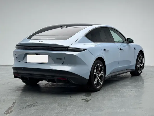 Nio ET5 — Фото автомобиля 6