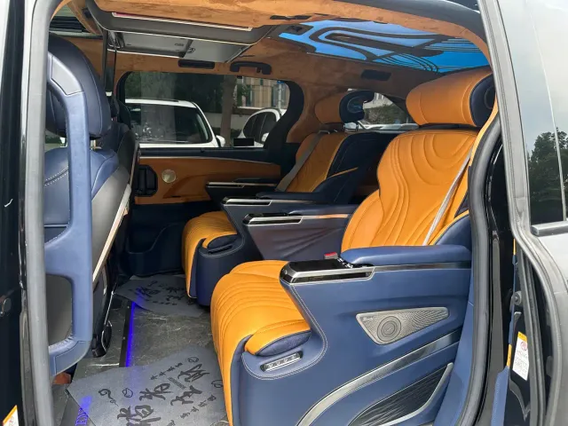 Toyota Sienna — Фото автомобиля 8