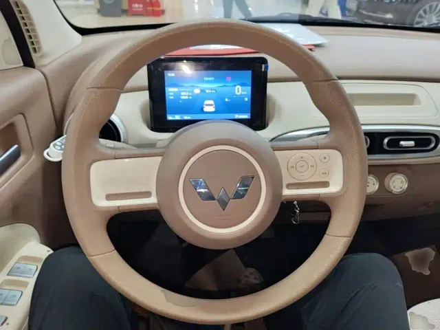 Wuling Hongguang Mini EV — Фото автомобиля 10