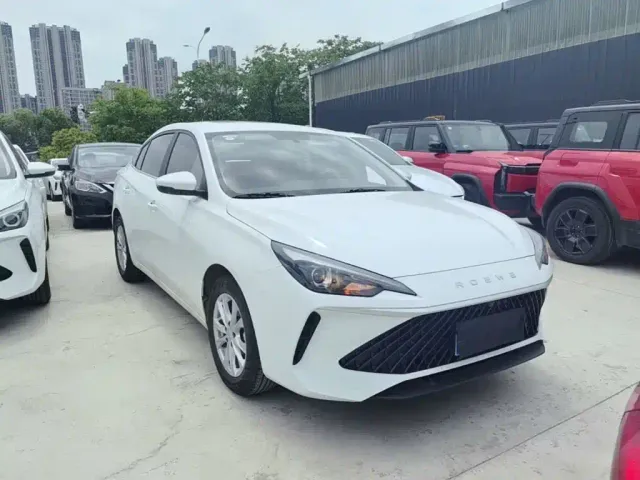 Roewe i5 — Фото автомобиля 22
