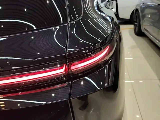 Li Auto L9 — Фото автомобиля 7