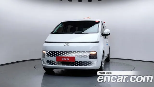 Hyundai Staria Staria 4WD Tourer 9 мест — Фото автомобиля 3