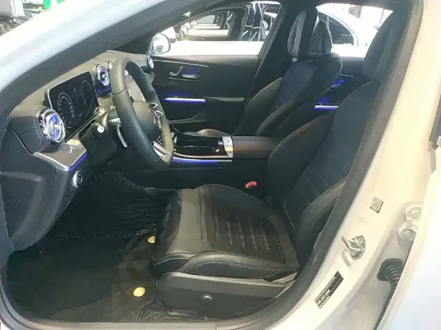 Mercedes-Benz C-Class — Фото автомобиля 14