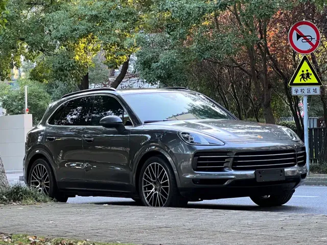 Porsche Cayenne — Фото автомобиля 3