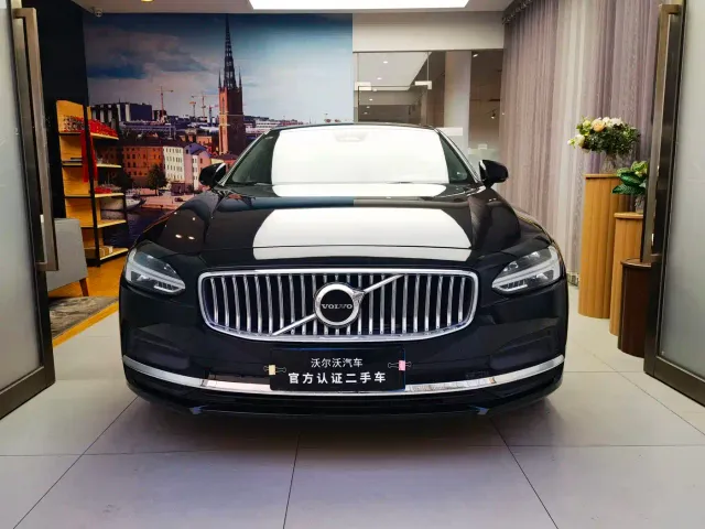 Volvo S90 — Фото автомобиля 2