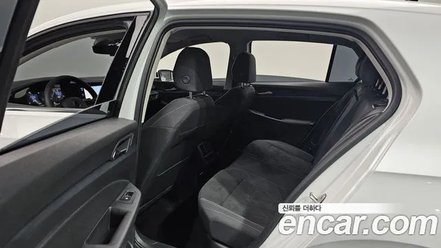 Volkswagen Golf Golf 8 поколение 2.0 TDI Premium — Фото автомобиля 11