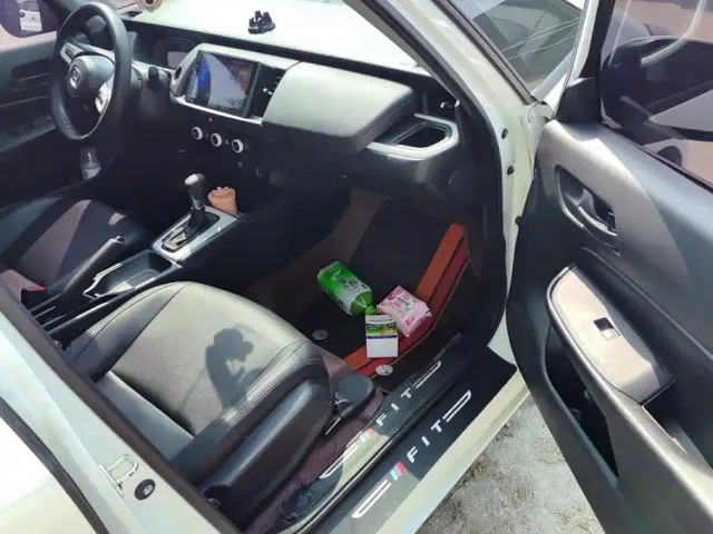 Honda Fit — Фото автомобиля 8