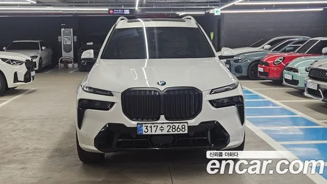 BMW X7 — Фото автомобиля 3