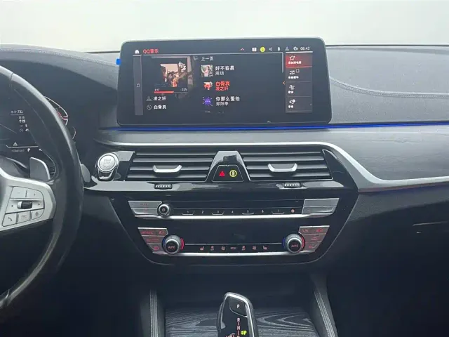 BMW 5 Series — Фото автомобиля 13